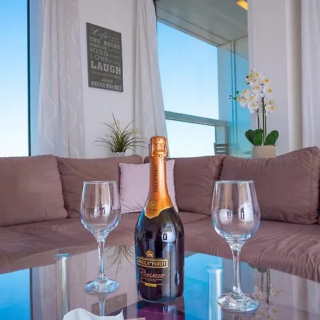Panoramaview/31thfloor!/luxury/wifi/parking * 布拉迪斯拉发