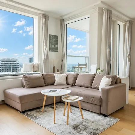 Panoramaview/31thfloor!/luxury/wifi/parking شقة براتسيلافا