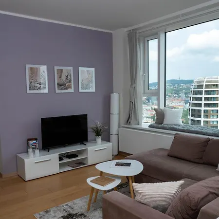 Panoramaview/31thfloor!/luxury/wifi/parking شقة براتسيلافا